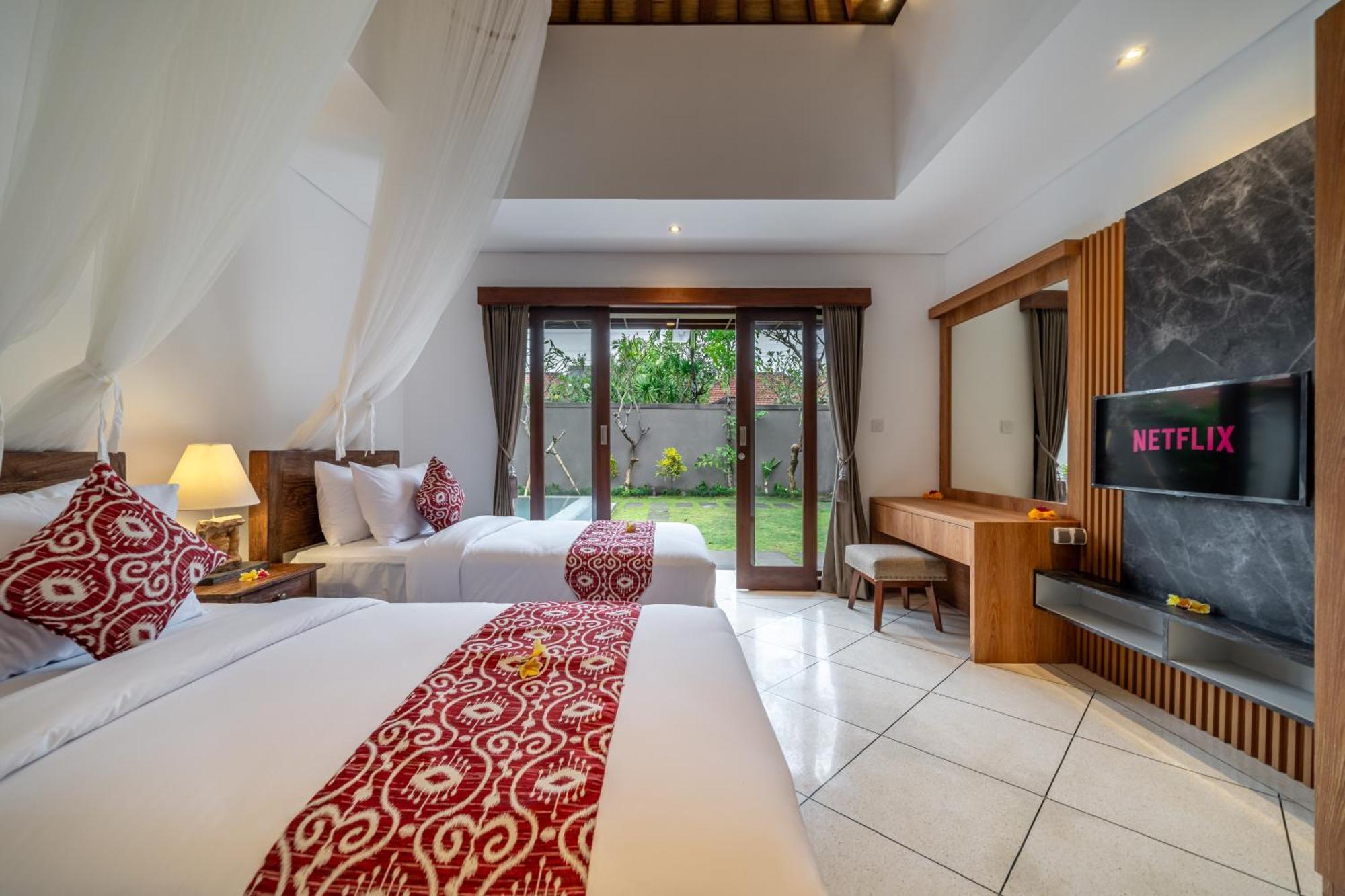 Md 2 Stylish 3 Bedroom W/ Sunny Pool At Prime Eat Street Seminyak (Bali)
